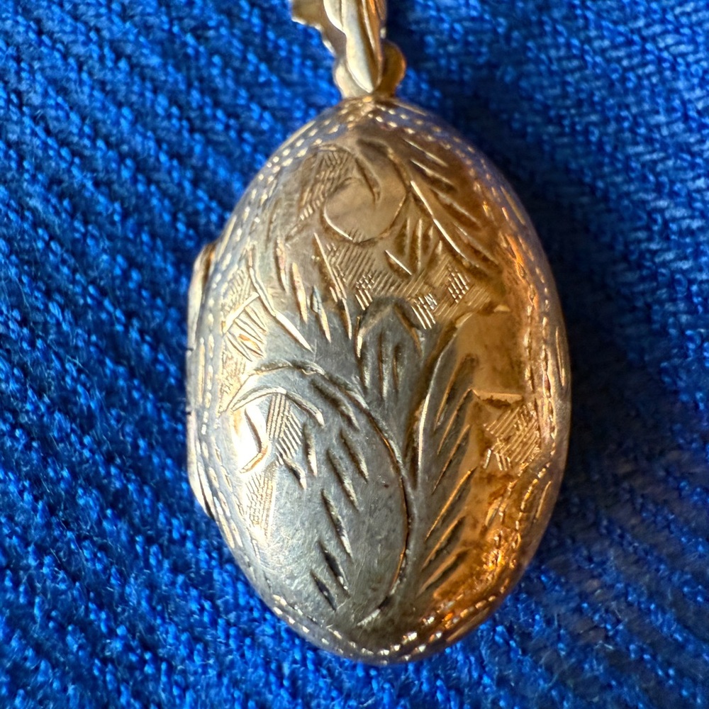 Elegant 925 Sterling Locket Pendant